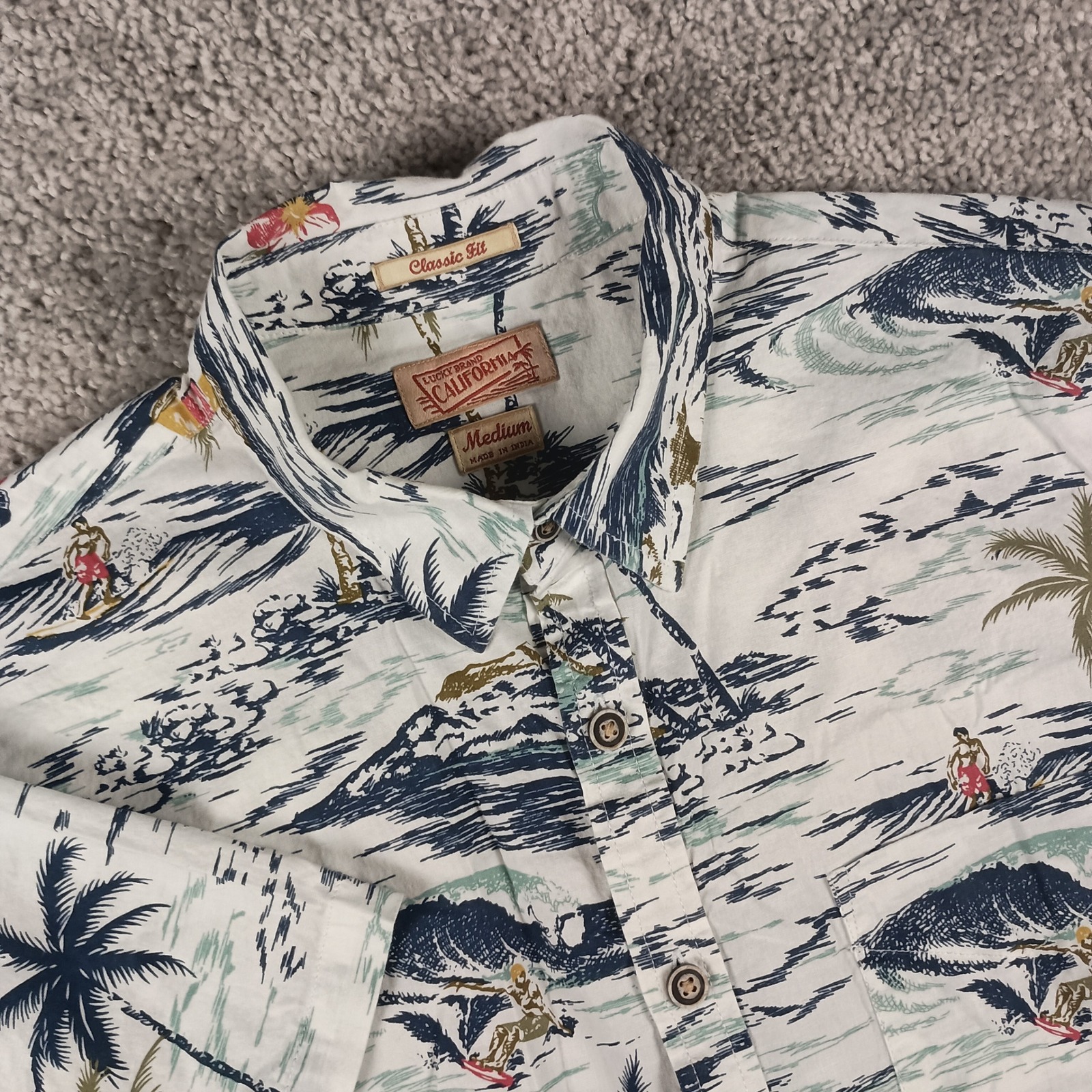 Lucky Brand Medium Mens White Tropical Surfing Scene 7mp4072 Button Down Shirt